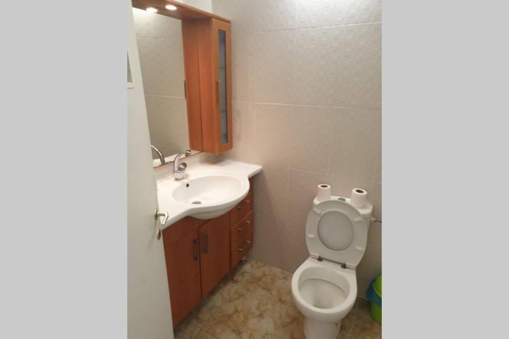 Family Apartment By The Sea Haifa Esterno foto